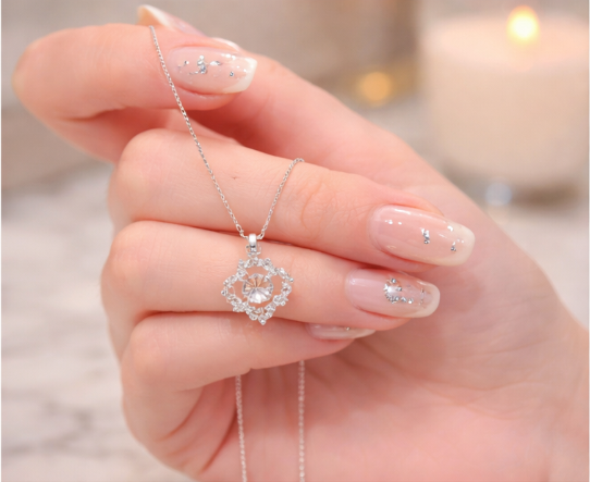 dây chuyền bạc nữ mặt khung viền hoa xoáy đính đá viền lấp lánh