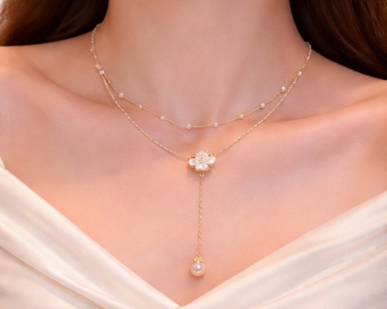 vòng cổ 2 lớp hình hoa trà Đính ngọc trai sang trọng phù hợp nhiều phong cách cho nữ